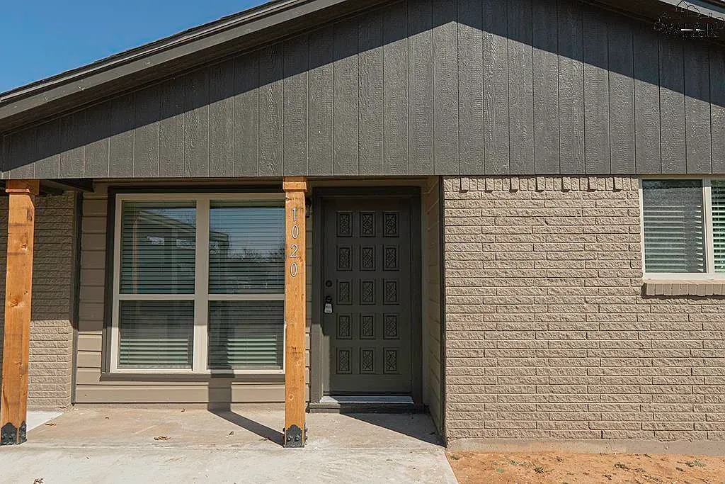 4 bed, 1.5 bath, 1467 sqft, $1,650 — Photo 2