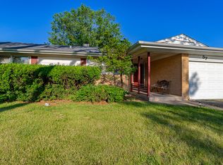 57 Forest Ln, Elk Grove Village, IL 60007