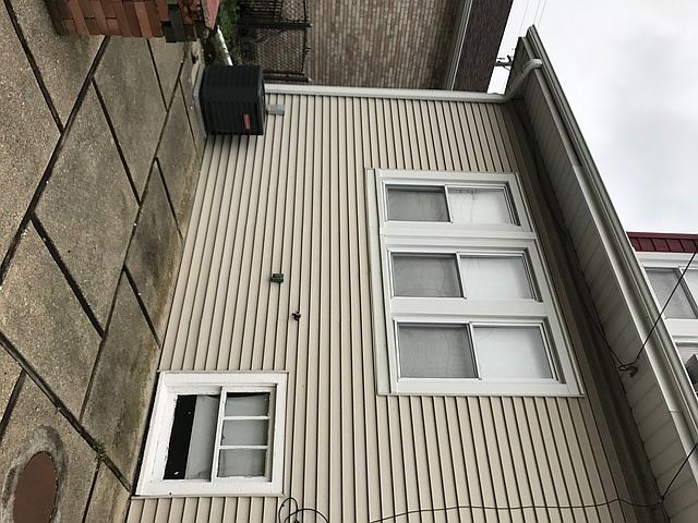 2nd image of 3916 Clarence Ave
