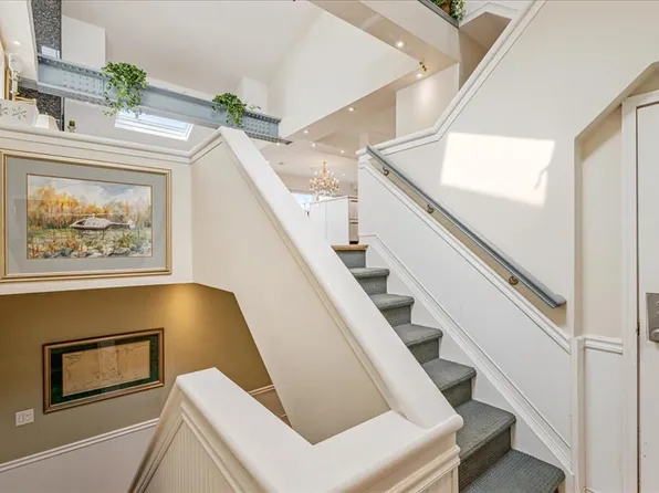 154-45 Riverside Drive image 5 of 38