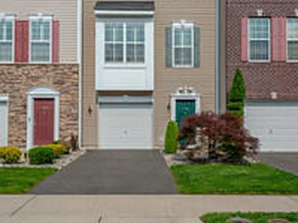 110 Warbler Way, Freehold, NJ 07728