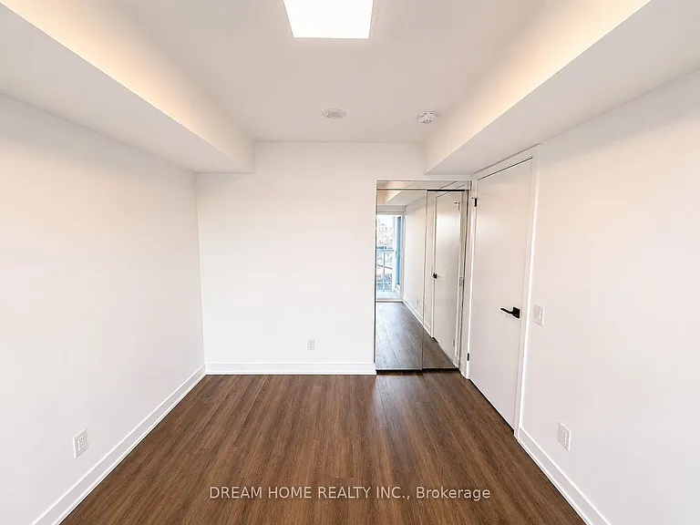 609 Sherbourne St #906 — Photo 6