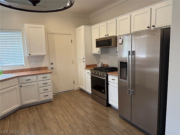 2nd image of 2851 Sapphire Desert Dr