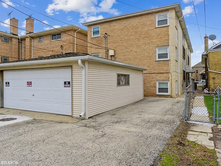 6883 N Northwest Hwy #2R — Photo 13