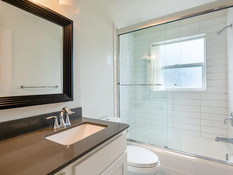 2880 S 1400 E — Photo 12