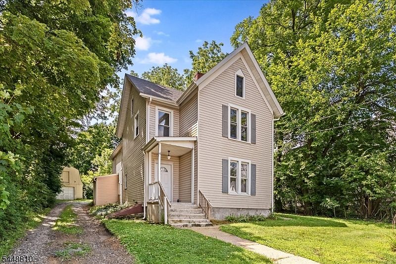1st image of 4 Maple St