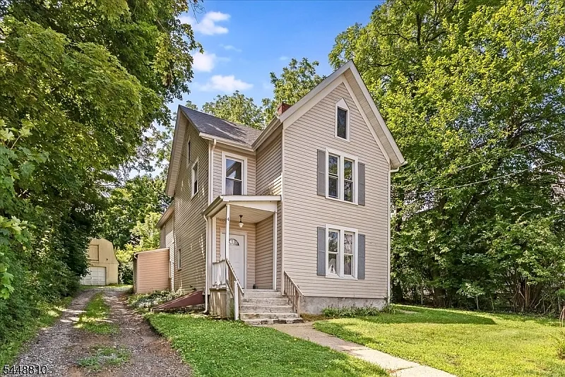 4 Maple St