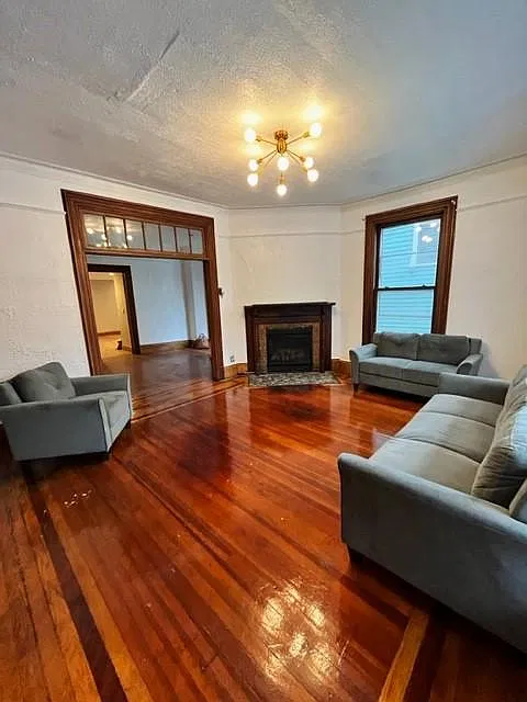 1 bed, 1100 sqft, $1,995 — Photo 3