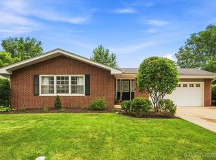 125 Sylvia Ln, Naperville, IL 60540