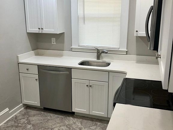 2nd image of 512 W 37th St APT B