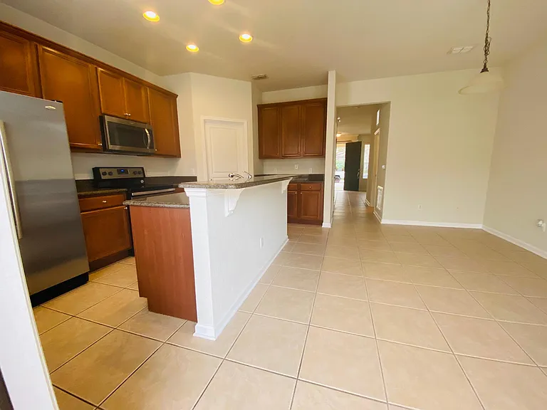 7718 Fairgrove Ave — Photo 11