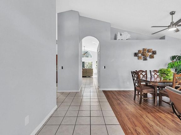 3rd image of 4932 Ridgemoor Cir