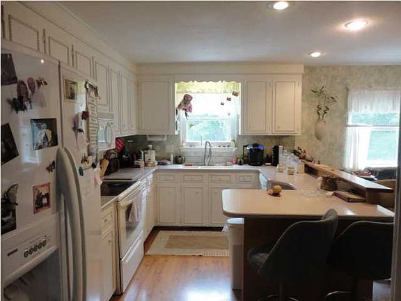 5th image of 107 Huntingridge Pl