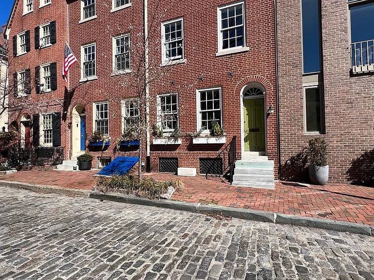 239 Delancey House — Photo 1