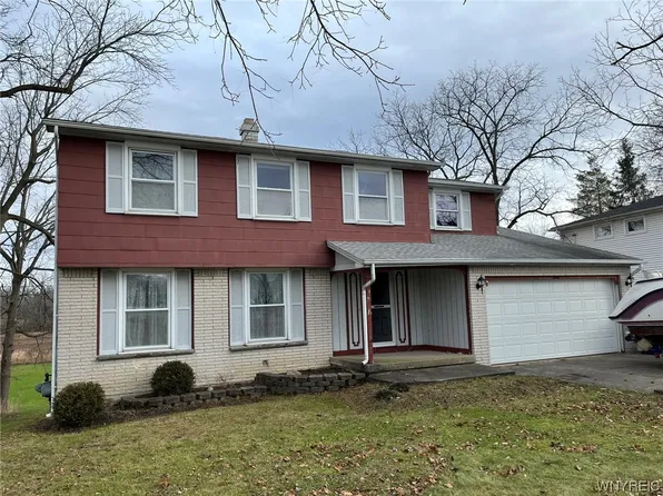 30 Pleasantview Ln, West Seneca, NY 14224