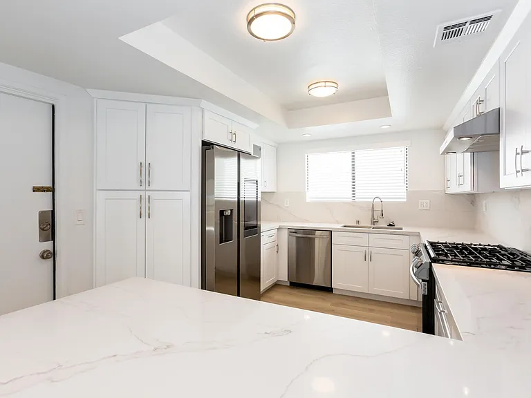 1738 S Bentley Ave #302 — Photo 10