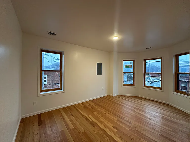 31 Benkard Ave #2 — Photo 8