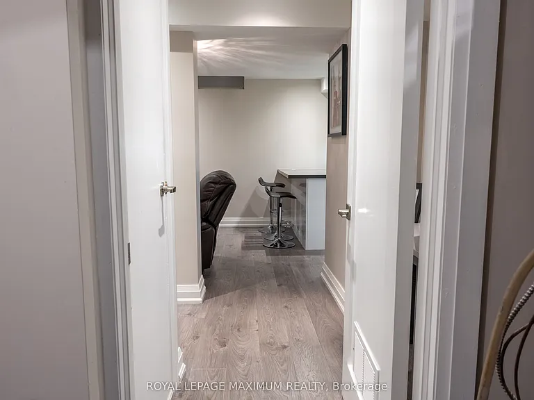 19 Corner Brook Cres #BASEMENT — Photo 4