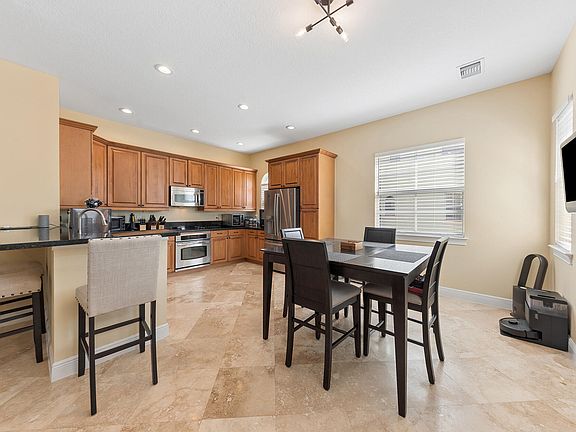 2nd image of 41 Via Floresta Dr