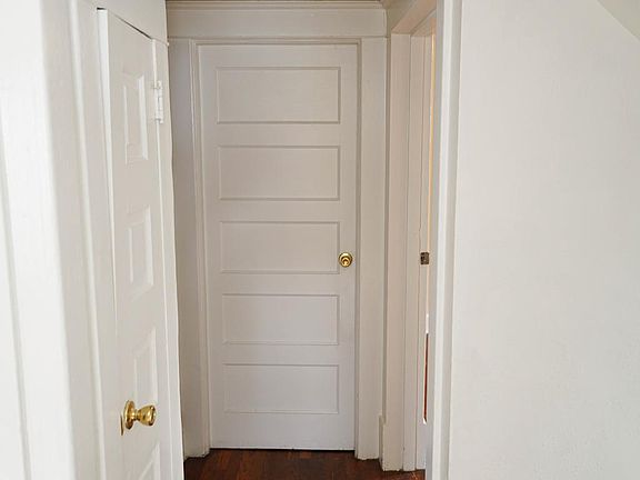 4th image of 235 Newton St #4