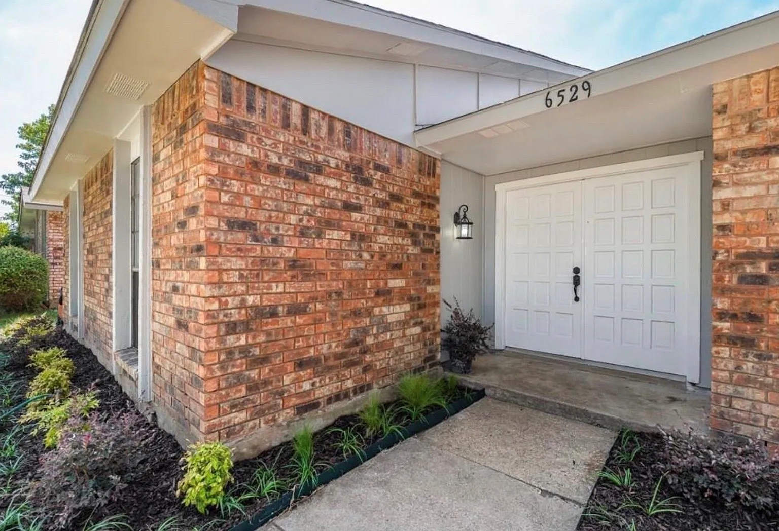 3 bed, 1910 sqft, $2,500 — Photo 3