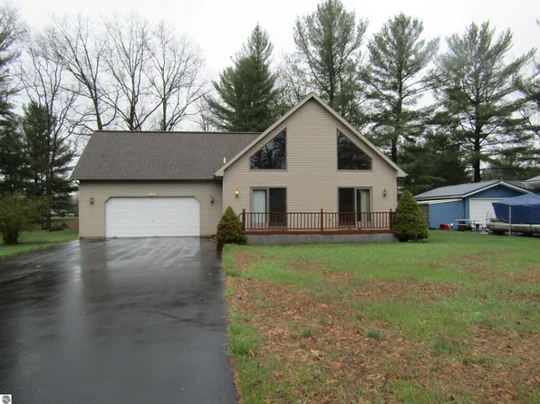 1638 S Ogemaw Trl, West Branch, MI 48661