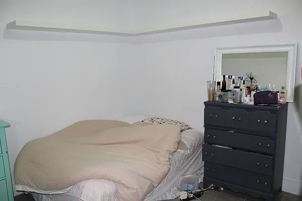 Rented by Premier Metro Realty Corp | media 22