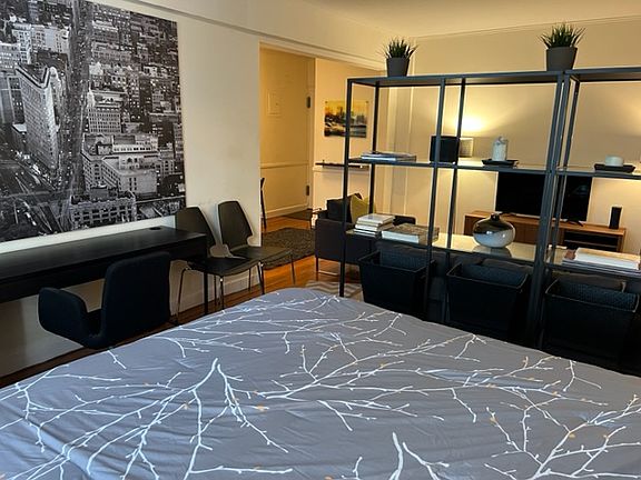 4th image of 350 E 54th St APT 3A