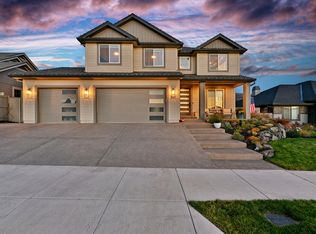 561 Autumn Hills Dr, Medford, OR