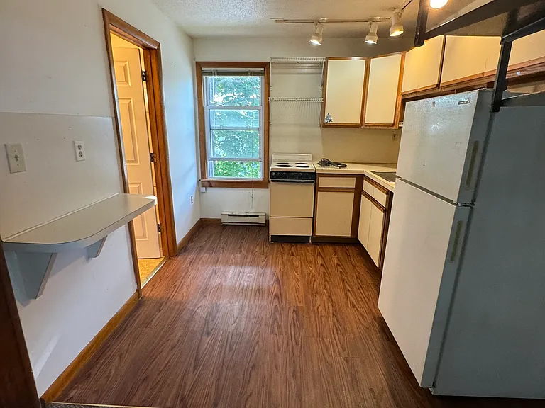 49 Ledyard Ave #4 — Photo 3