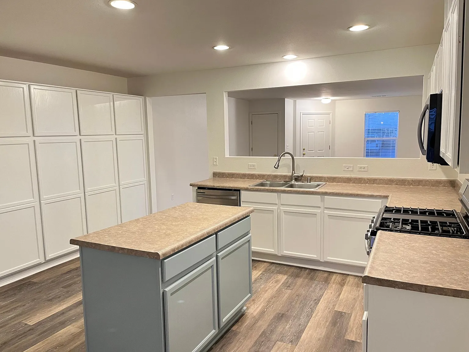 3 bed, 1463 sqft, $2,400 — Photo 4
