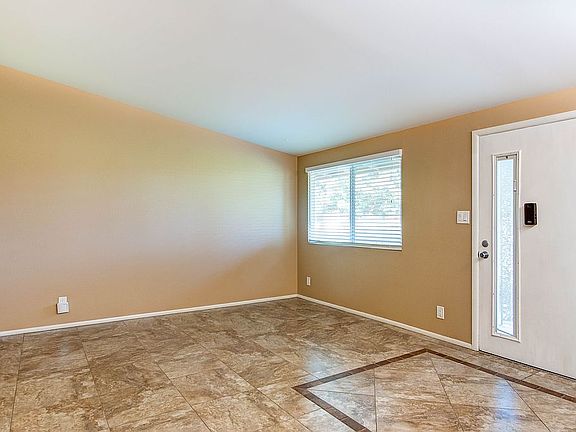 4th image of 10584 W Oakmont Dr