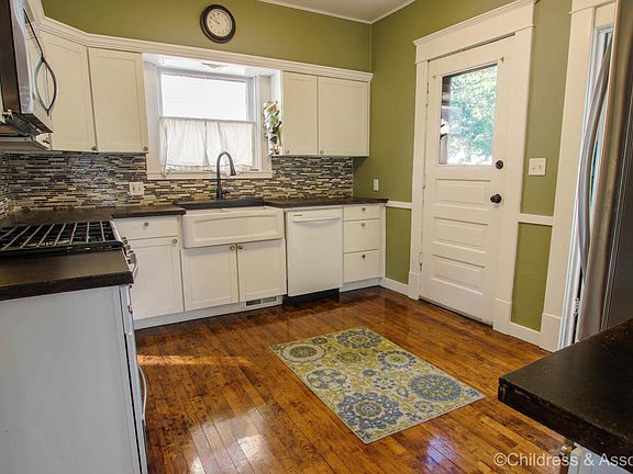 5th image of 238 Carroll Ave SE