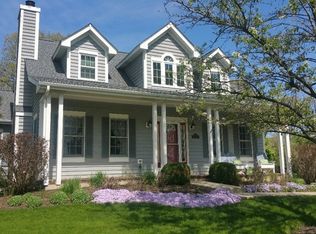 407 Hankes Rd, Sugar Grove, IL 60554