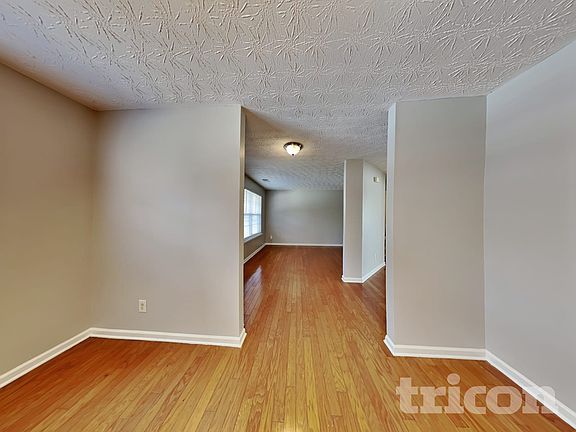 4th image of 339 Waterbury Way