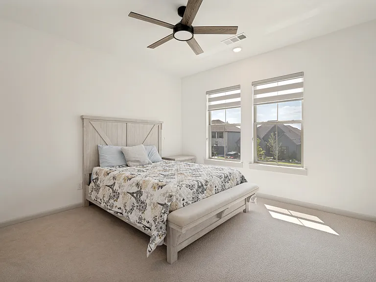 1240 Crescent Ln — Photo 24