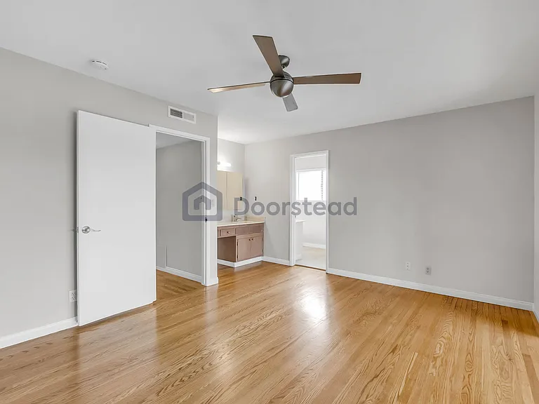 2913 Bayview Dr — Photo 20