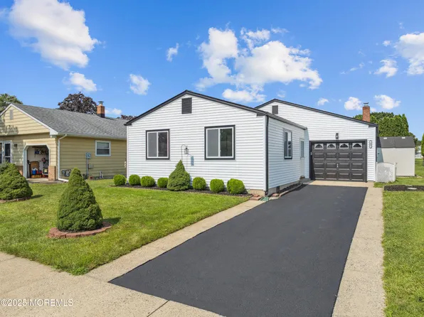 90 Cabrillo Boulevard, Toms River, NJ 08757