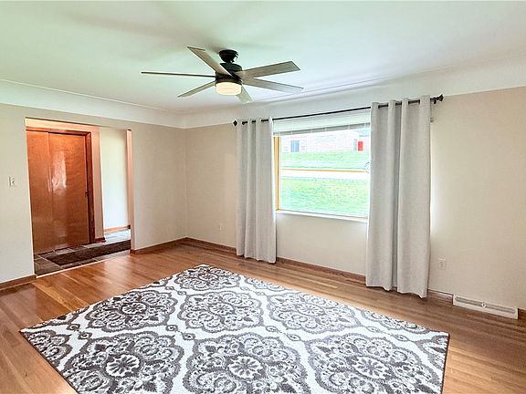 3rd image of 313 Crest Ave