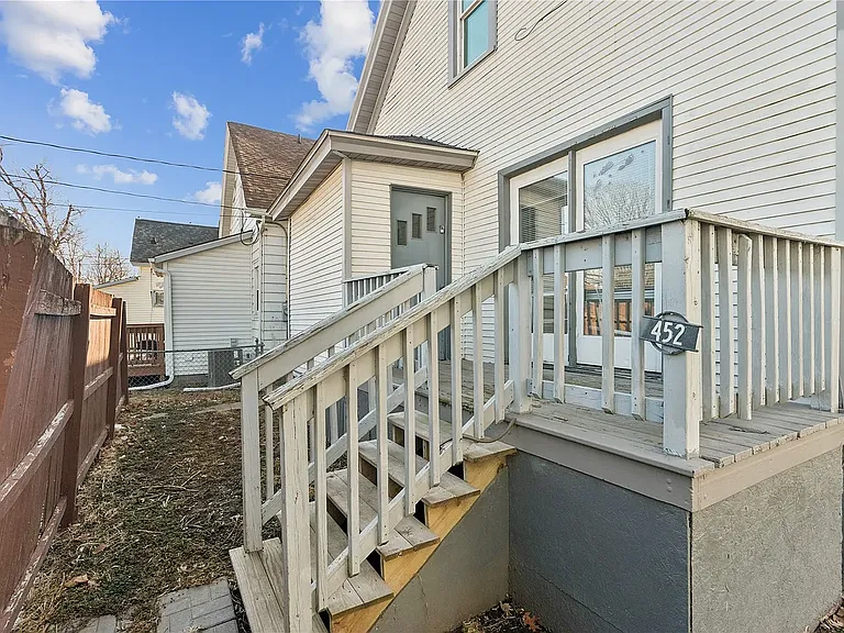 452 8th Ave SW — Photo 27