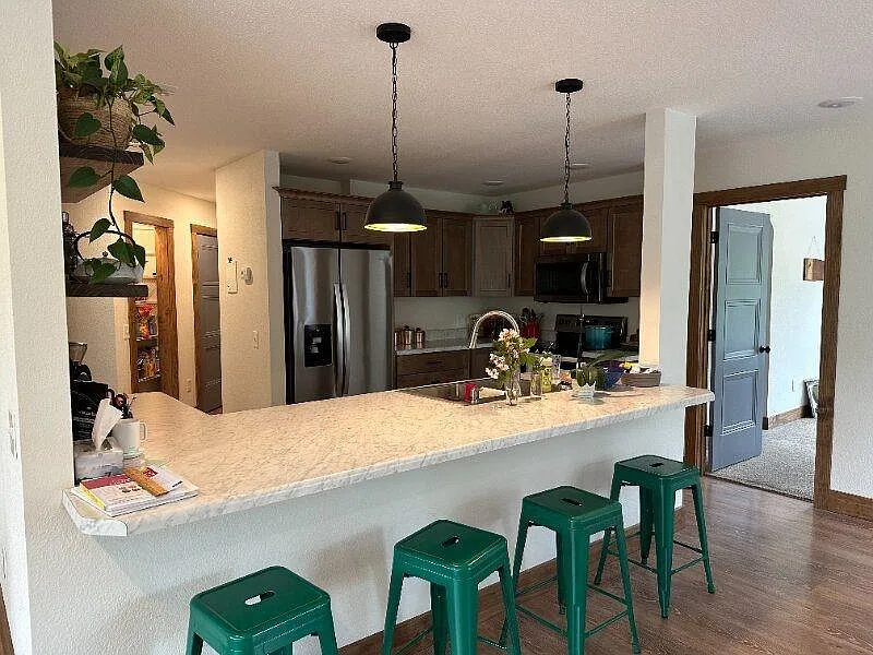 3 bed, 2.0 bath, 1800 sqft, $1,590 — Photo 4