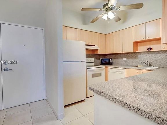 4th image of 7441 Wayne Ave APT 6L