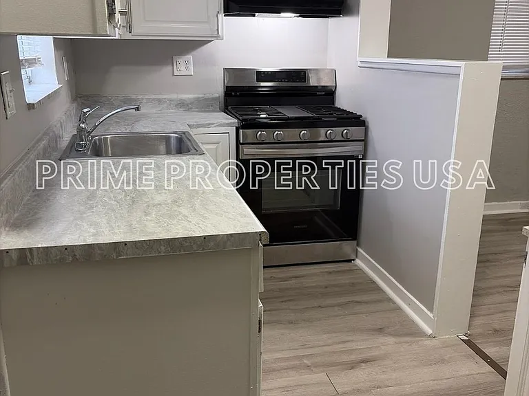 205 Dengler St — Photo 8