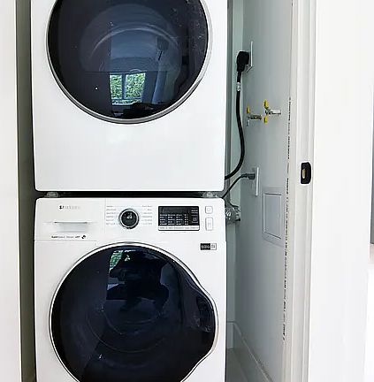 4th image of 423 Tompkins Ave #4F