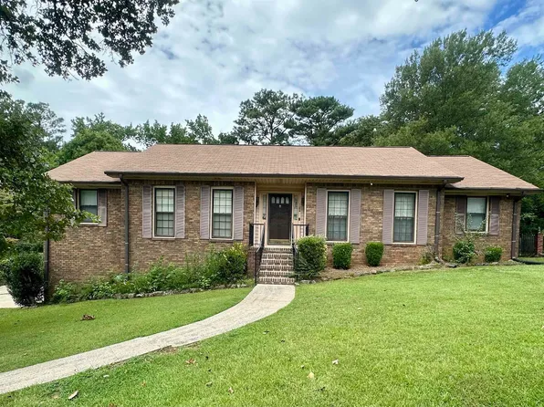 1304 Stonehedge Dr, Birmingham, AL 35235