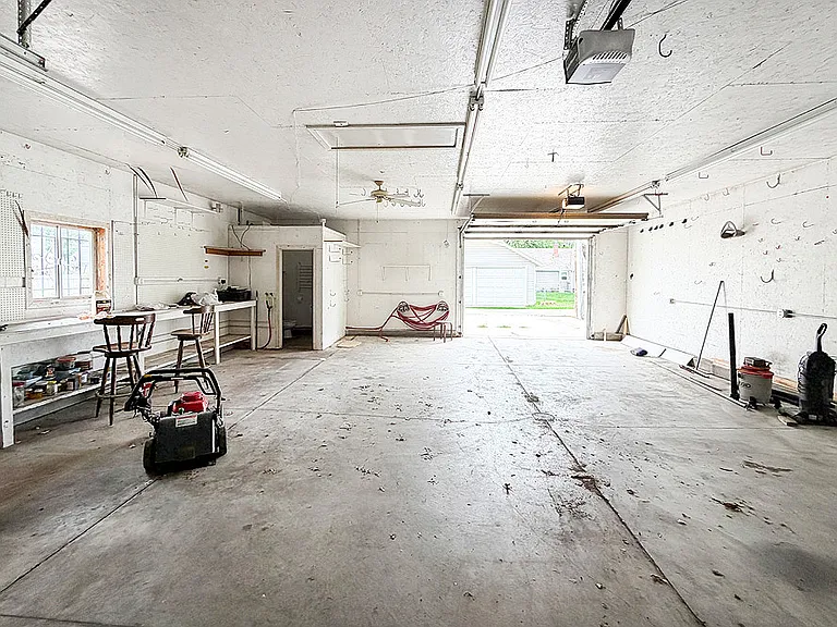 Detached 4 Car Garage