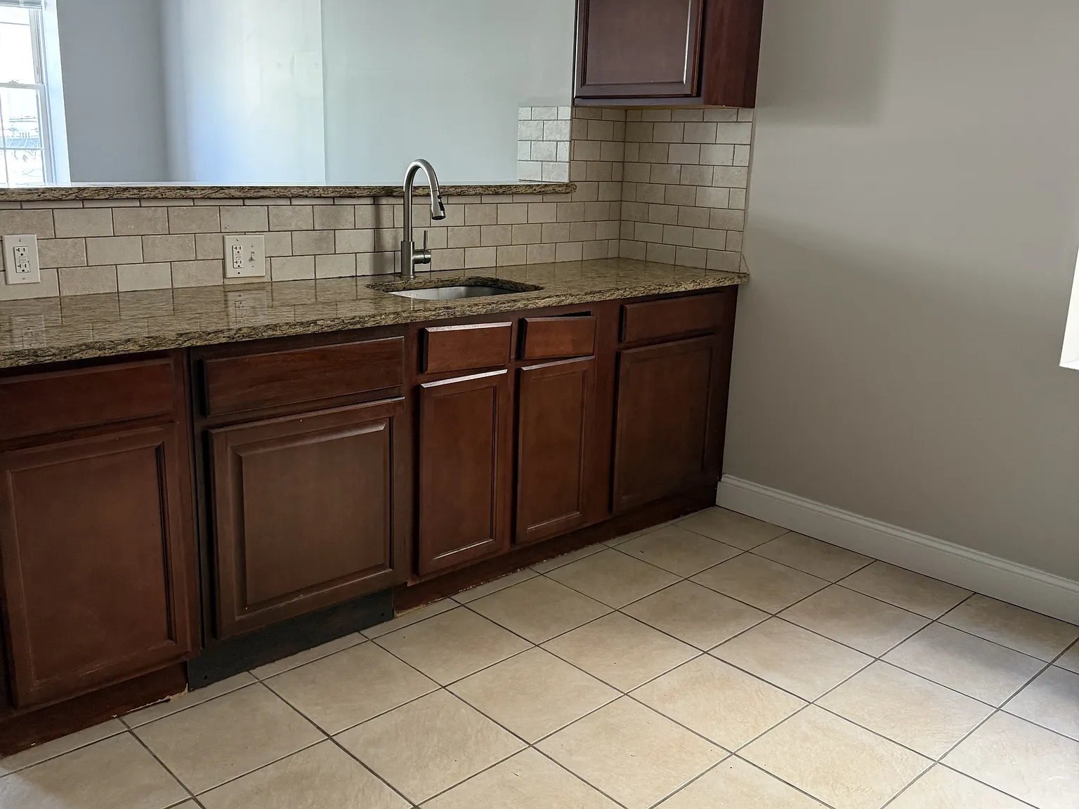 2 bed, 725 sqft, $1,850 — Photo 3