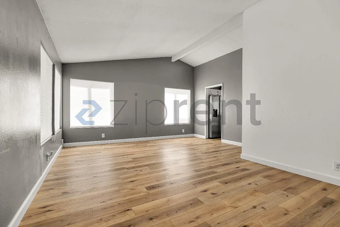 3 bed, 1200 sqft, $3,700 — Photo 2
