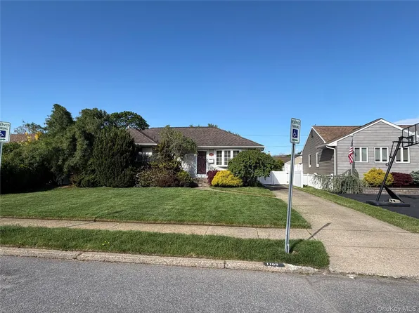 1108 McDonald Avenue, Wantagh, NY 11793