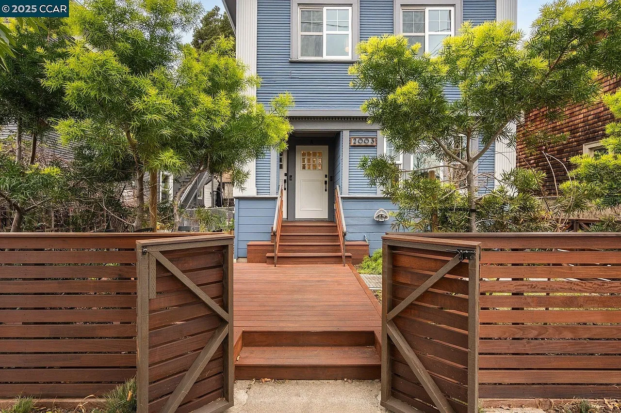 2 bed, 850 sqft, $4,000 — Photo 1